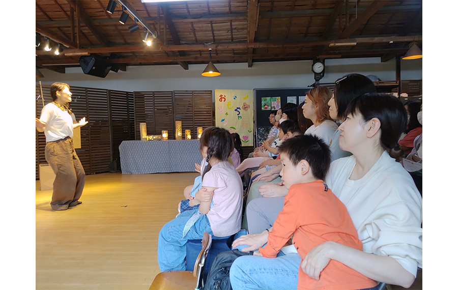 親と子のほっとサロン「おもちゃ箱」