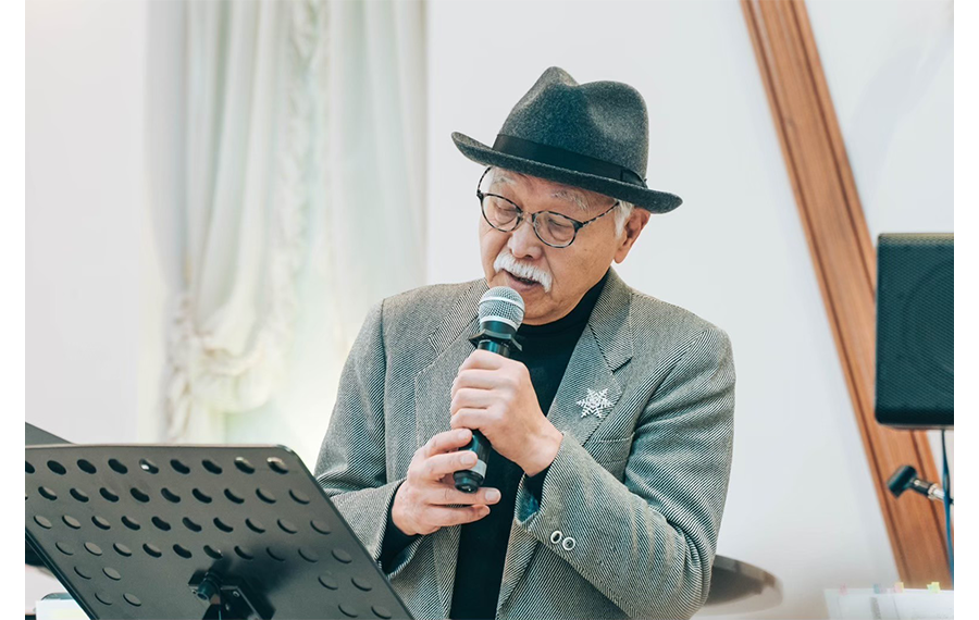 ジャズ・スタンダード曲を歌っている参加者