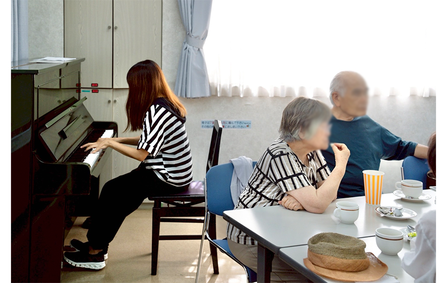 筆者が演奏している場面