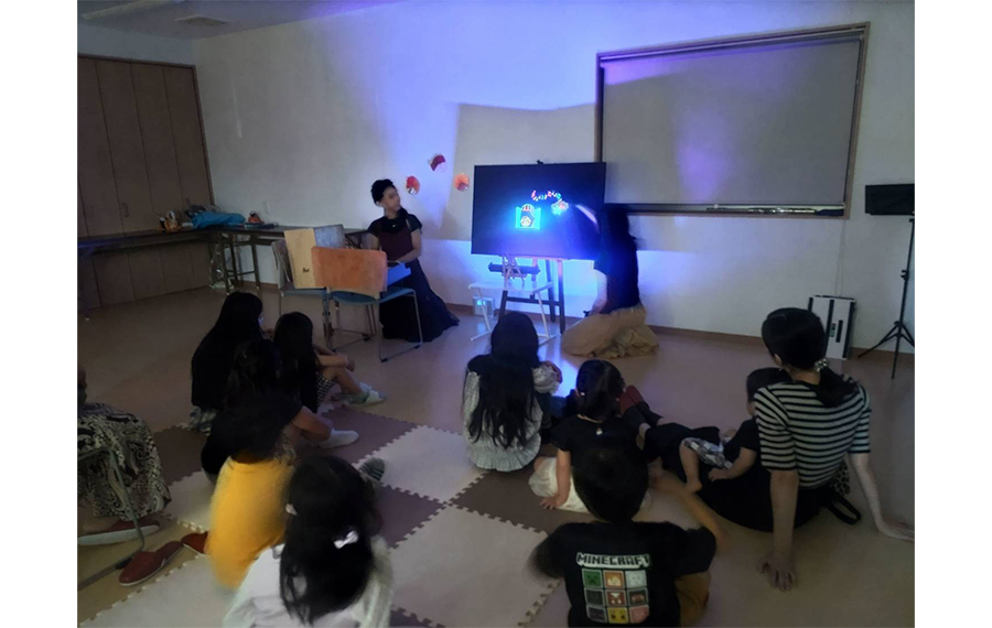 ブラックライトシアターの様子