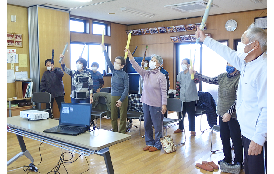 フレイル予防講座：懐かしの歌を歌いながら棒体操