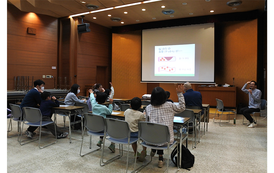 「こころ・からだの健康とは」「高齢者が喜ぶことは何か」を考える